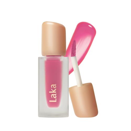 Lip & cheek stain in 09 Proud with applicator wand on plain white background