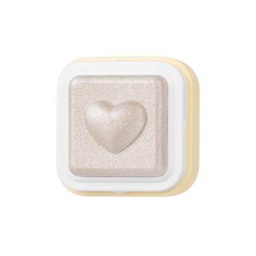 Highlighter in 01 Peach Heart on plain white background
