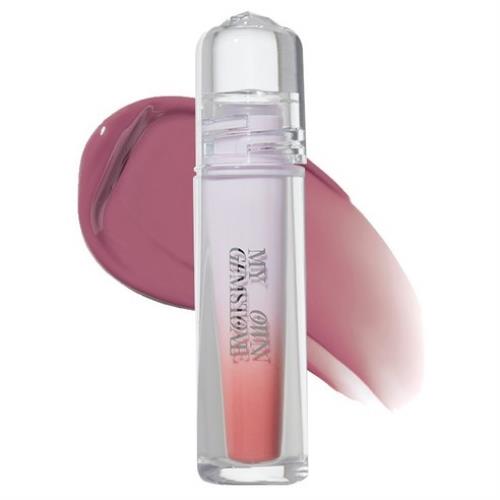 Pore control toner in 195ml container in spray bottle on plain white background