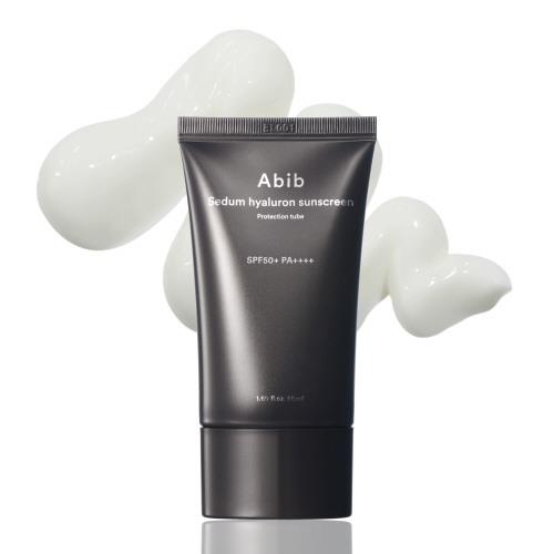 Gentle cleansing face wash in Green RICE in 120g container in pump dispenser on plain white background