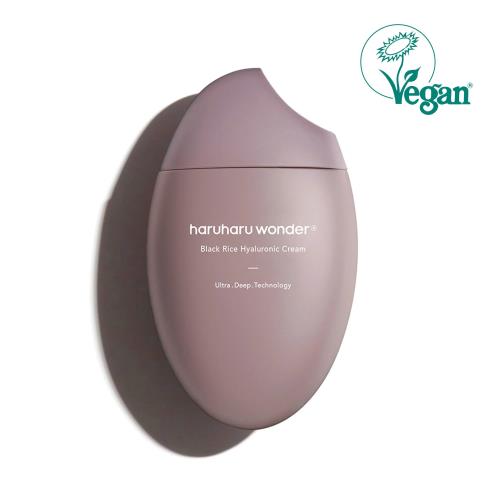 Exfoliating toner in Vegan CICA in 200ml container in spray bottle on plain white background