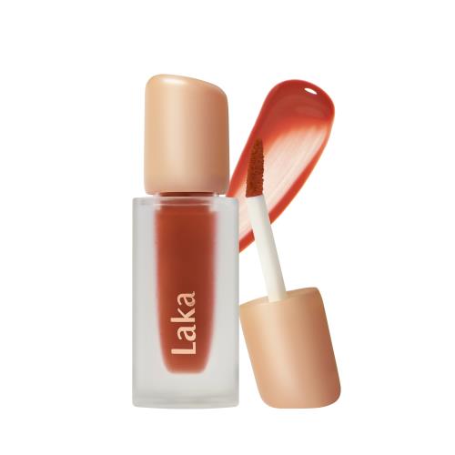 Natural-looking lip & cheek stains in 06 Plucky Vegan Blush with applicator wand on plain white background