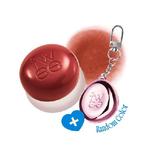 Compact foundation case in soft beige with a clear top, displaying MASK FIT AURA Cushion 33 C Hazel, 15g.