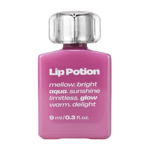 Hydrating toner in Glutathione GLOW in 140ml container in spray bottle on plain white background