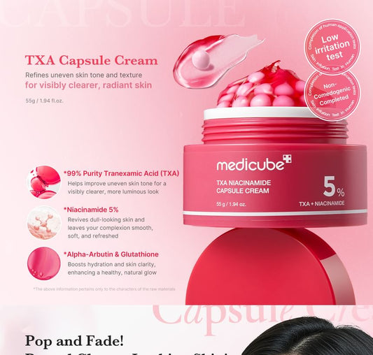 Clear plastic case holding the Mask Fit Red Cushion 21C Cool Ivory false eyelashes, featuring a delicate design and standard