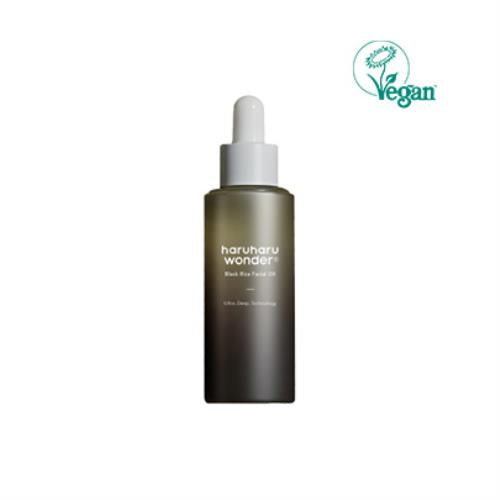Gentle acne-fighting facial cleanser in 120ml container in pump dispenser on plain white background